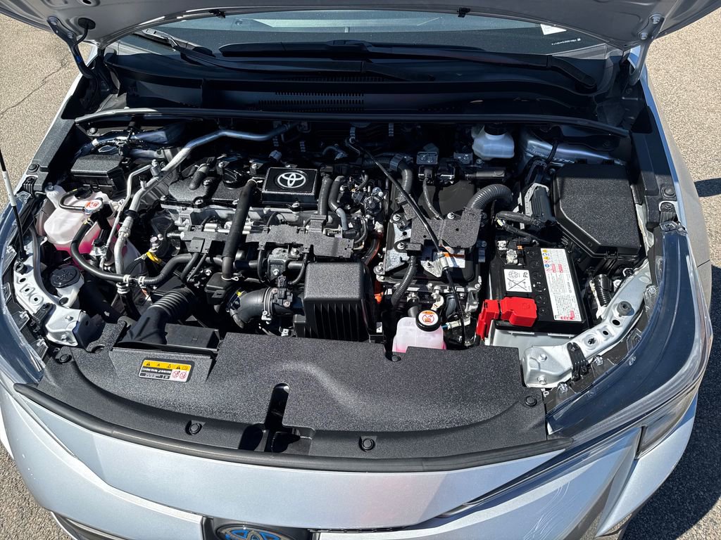 Used 2025 Toyota Corolla LE AWD/4WD image 46