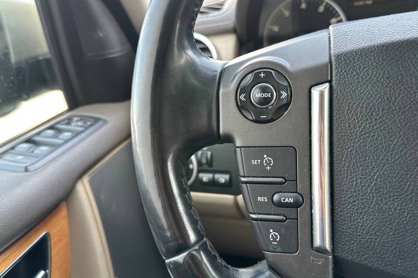 Used 2011 Land Rover LR4 HSE LUX AWD/4WD image 34