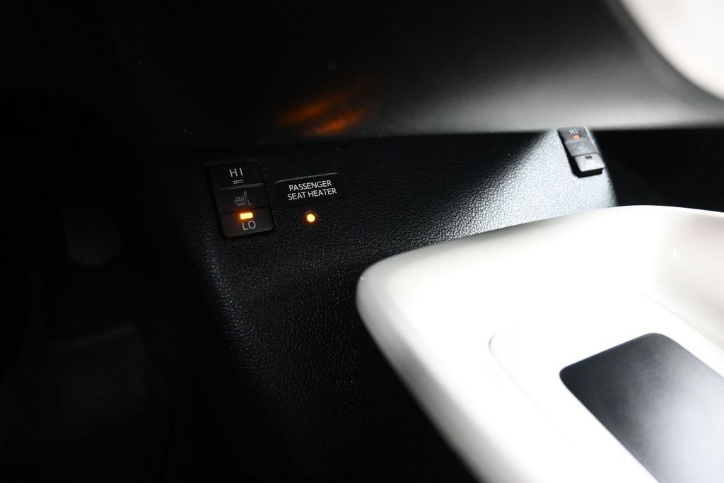 Used 2017 Toyota Prius Prime Premium FWD image 21