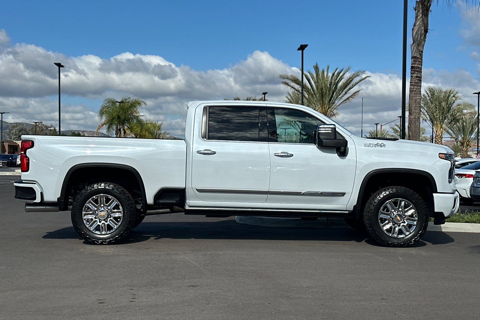 New 2026 Chevrolet Silverado 2500 High Country w/ High Country Premium Package AWD/4WD image 3