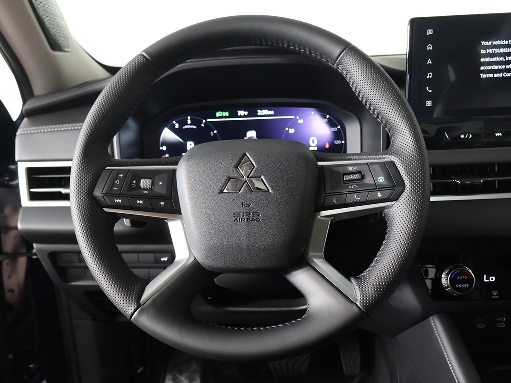 New 2025 Mitsubishi Outlander SE image 42