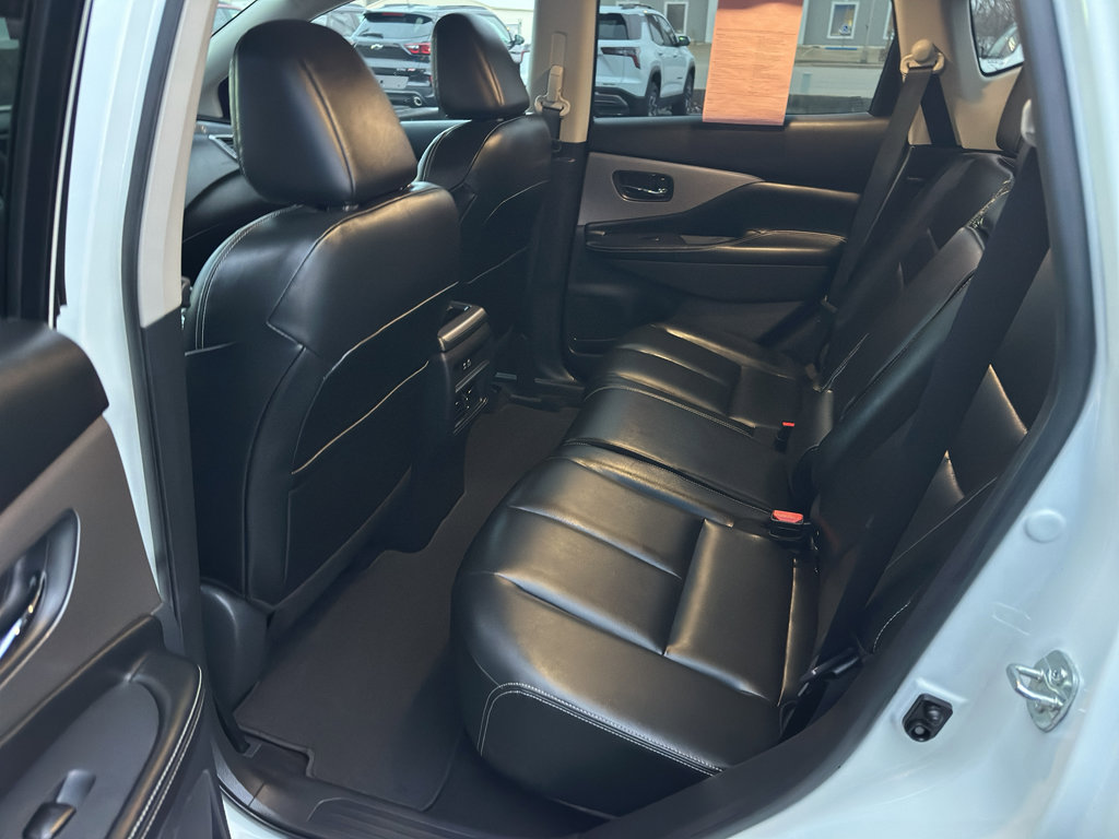 Used 2024 Nissan Murano SV w/ SV Midnight Edition Package image 8