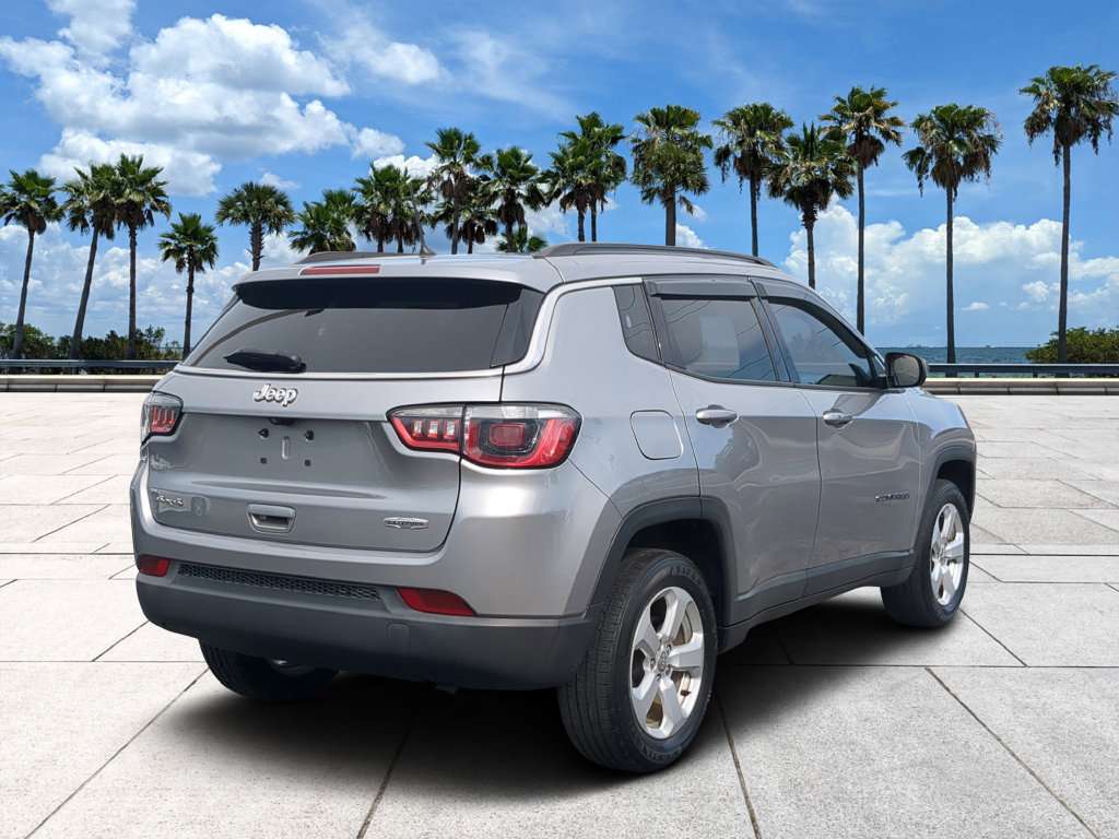 Used 2018 Jeep Compass Latitude w/ Cold Weather Group AWD/4WD image 5