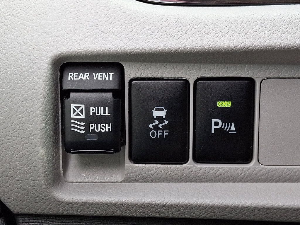 Certified 2020 Toyota Sienna XLE w/ XLE Navigation Package FWD image 27