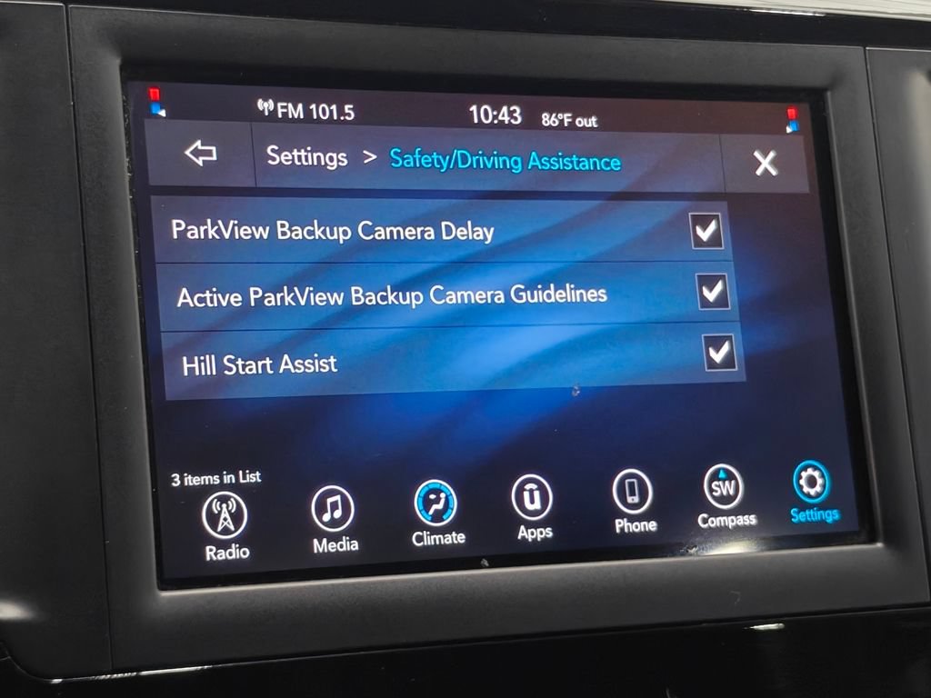 Used 2020 Chrysler Voyager L FWD image 37