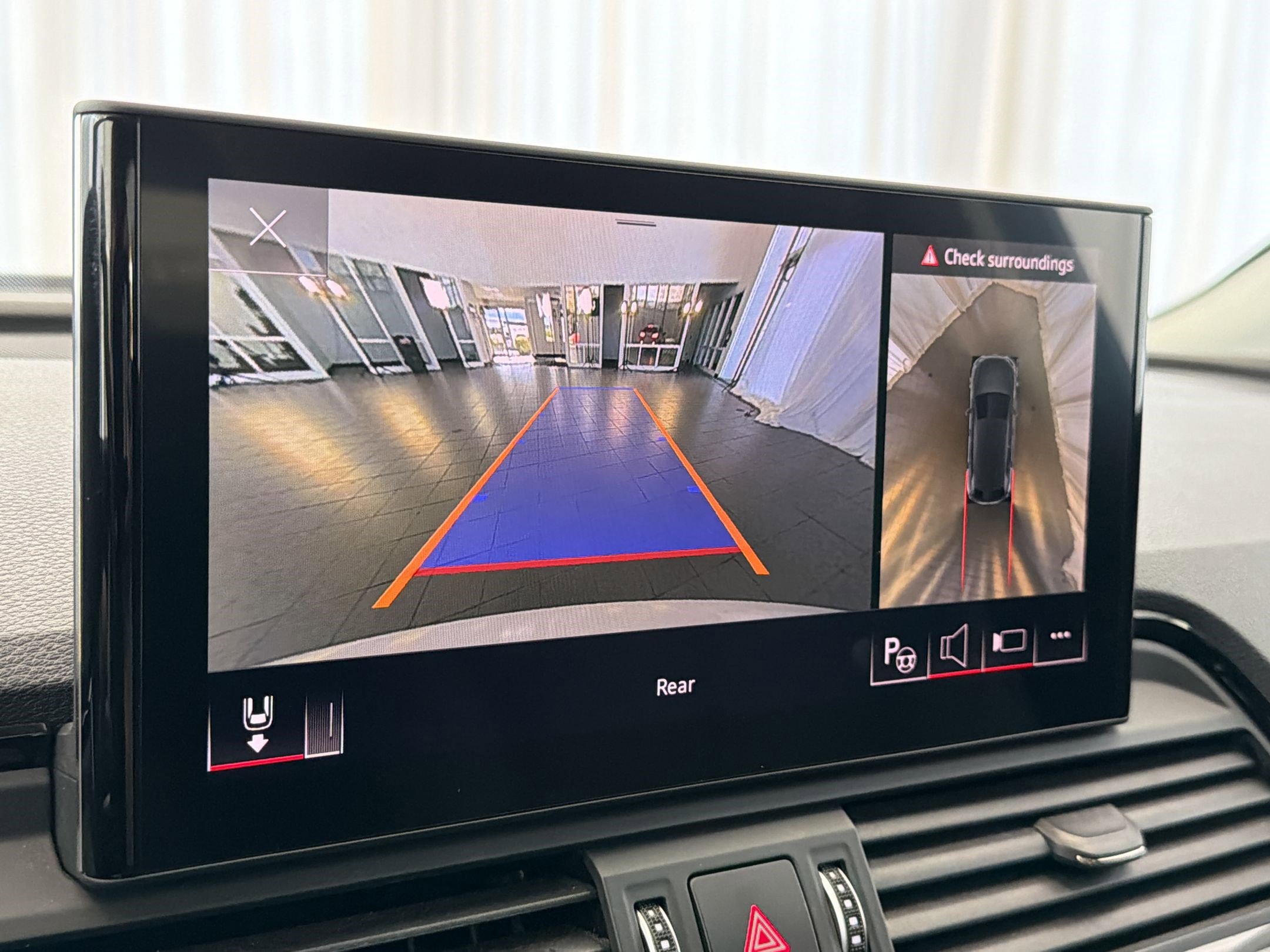 Used 2021 Audi Q5 Prestige w/ Prestige Package image 25