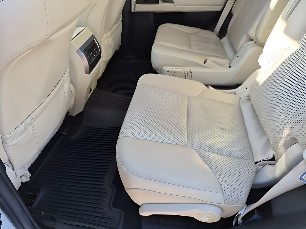Used 2023 Lexus GX 460 Luxury w/ Sport Design Package AWD/4WD image 26