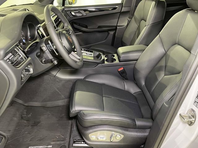 New 2026 Porsche Macan image 16
