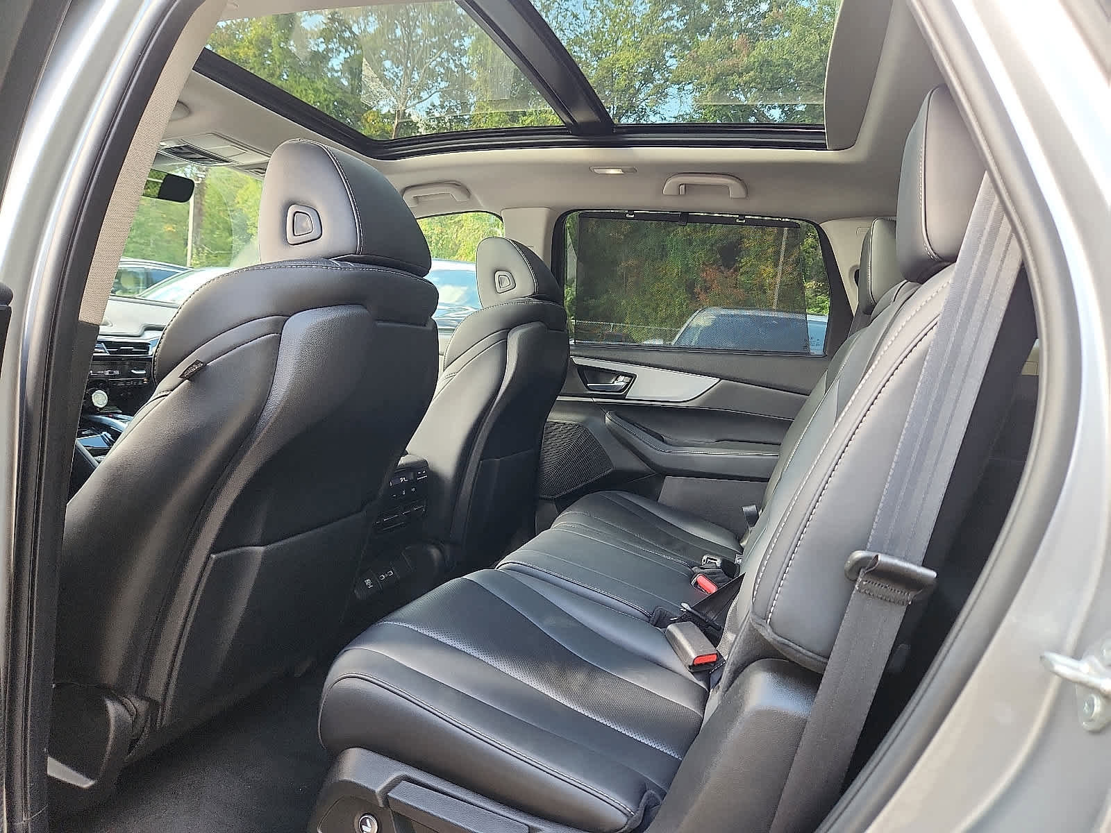 Used 2023 Acura MDX SH-AWD w/ Technology Package image 11