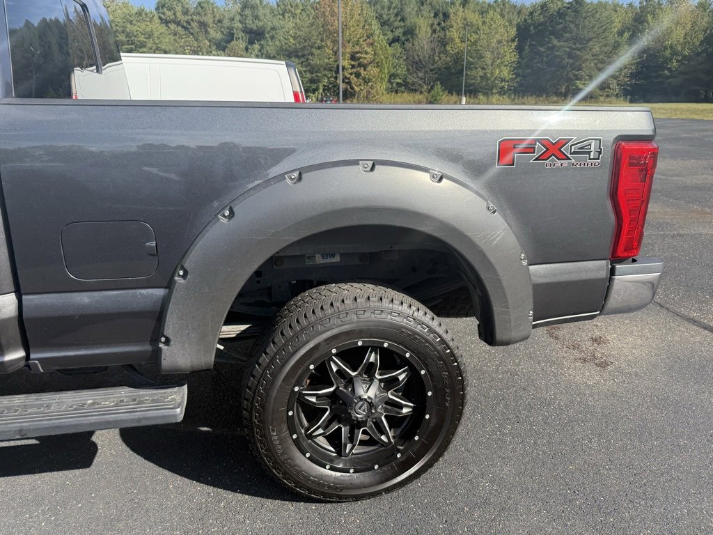 Used 2019 Ford F350 Lariat w/ Chrome Package image 24