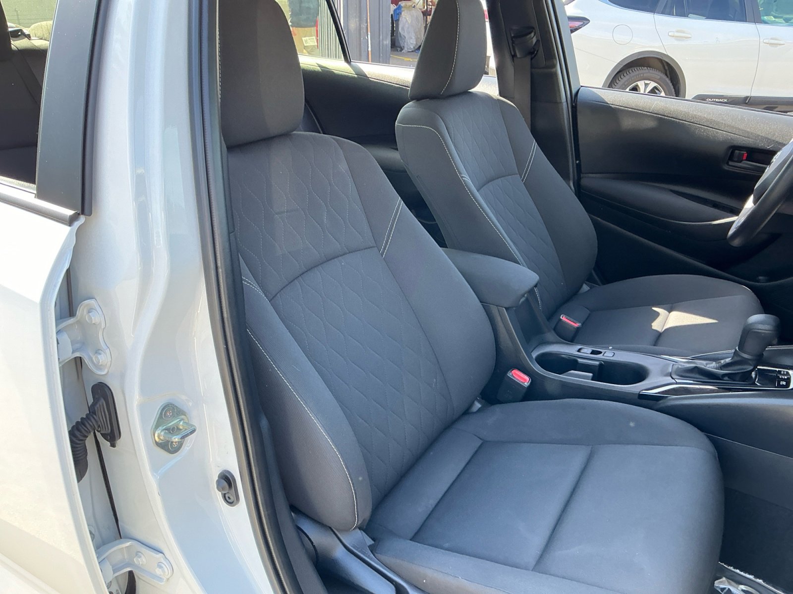 Used 2025 Toyota Corolla LE w/ Convenience Package image 21