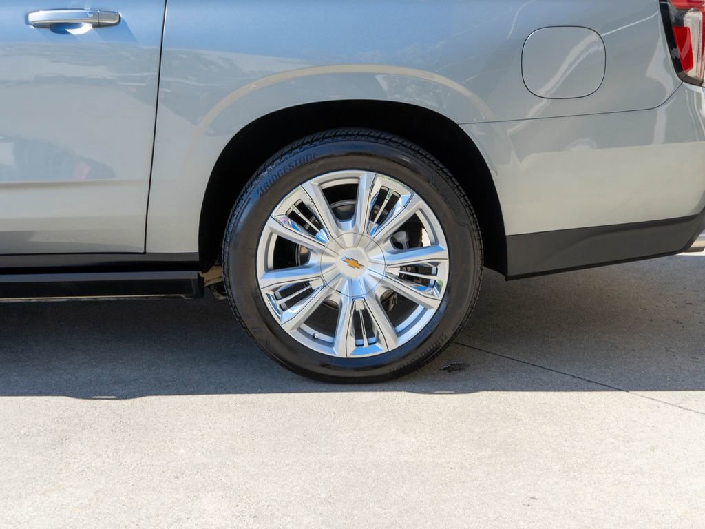 Used 2024 Chevrolet Suburban High Country image 34