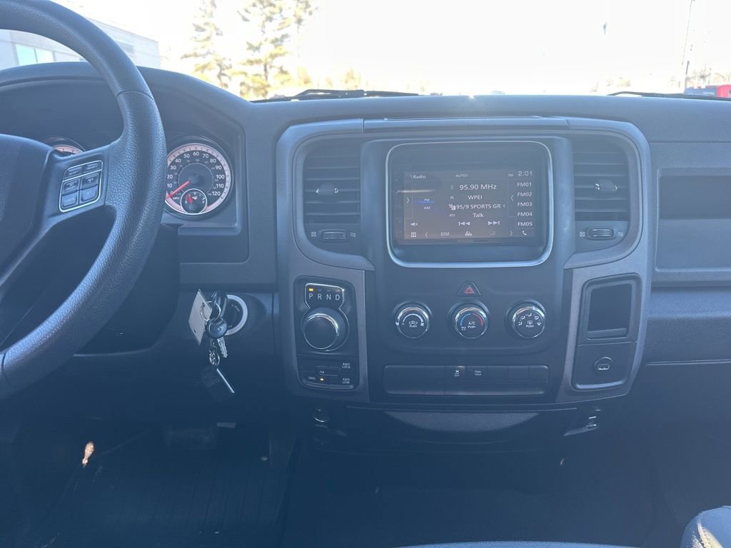Used 2018 RAM 1500 Express AWD/4WD image 22
