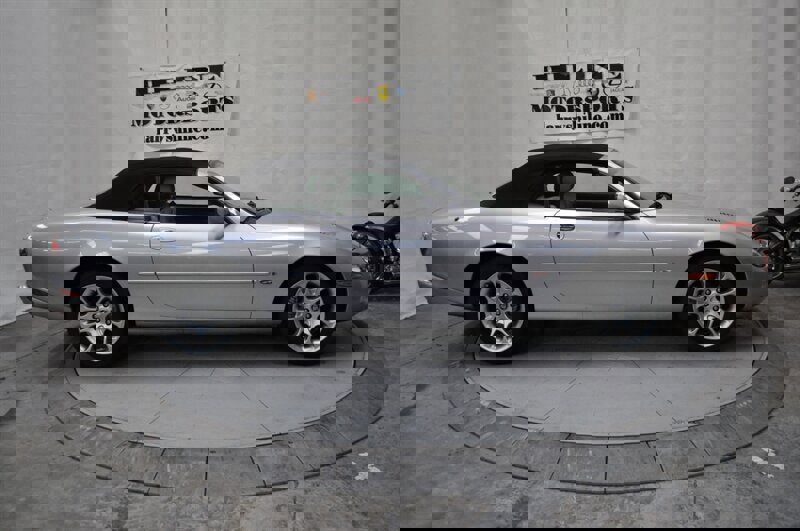 Used 2001 Jaguar XKR Convertible image 10