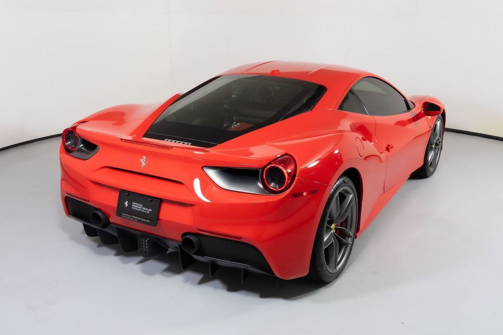 Used 2017 Ferrari 488 GTB RWD image 2