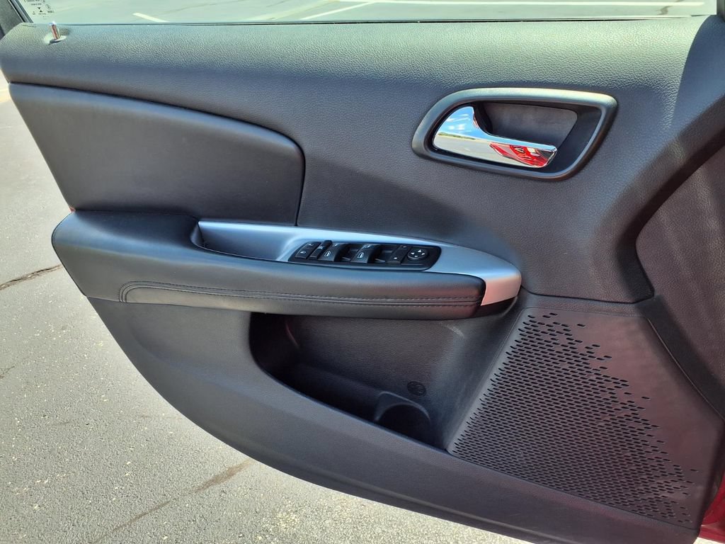 Used 2015 Dodge Journey SXT w/ Flexible Seating Group FWD image 16