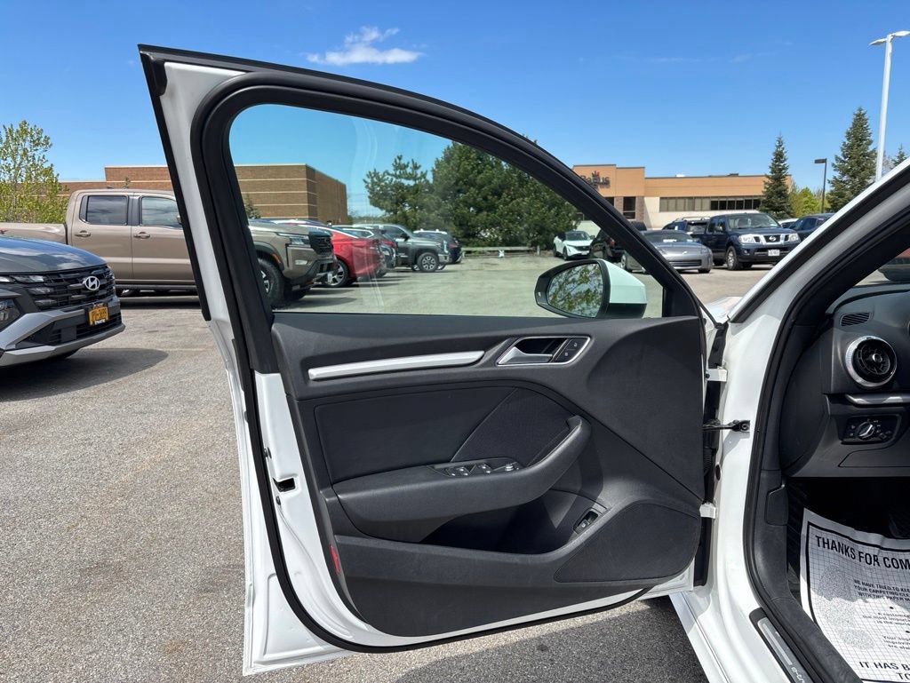 Used 2017 Audi A3 e-tron Premium FWD image 12