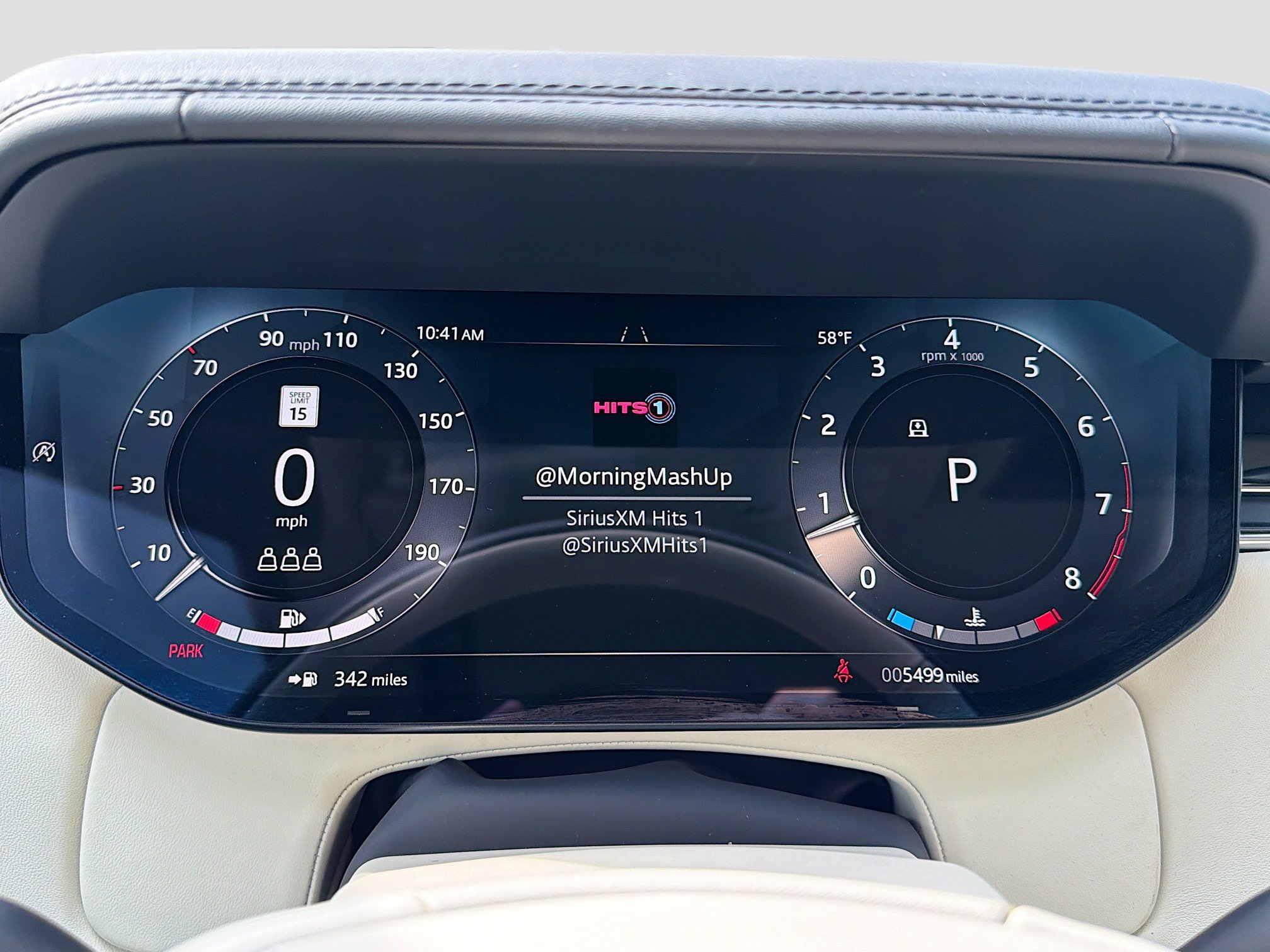 Used 2025 Land Rover Range Rover SV image 41