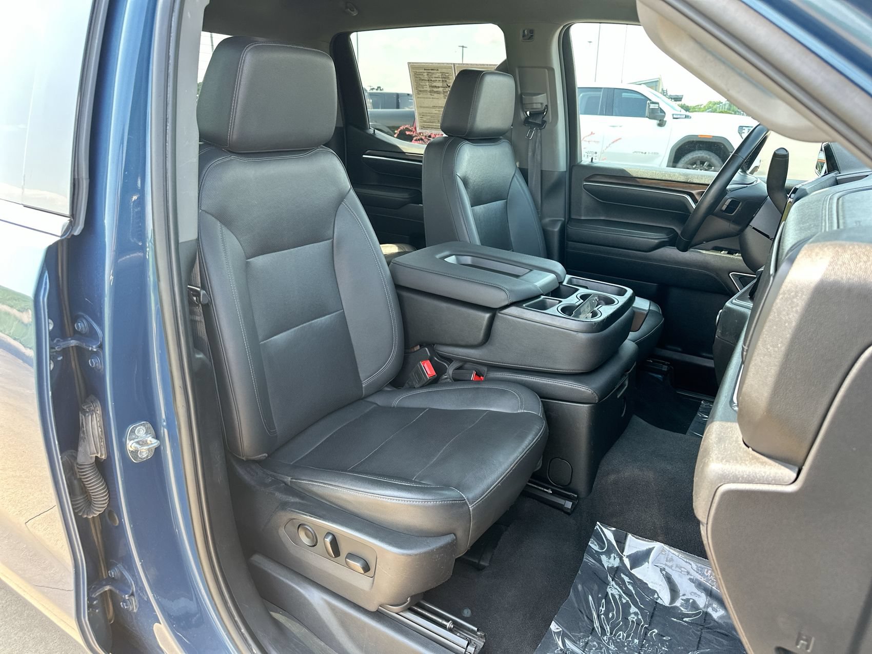 Used 2024 GMC Sierra 1500 SLT AWD/4WD image 23