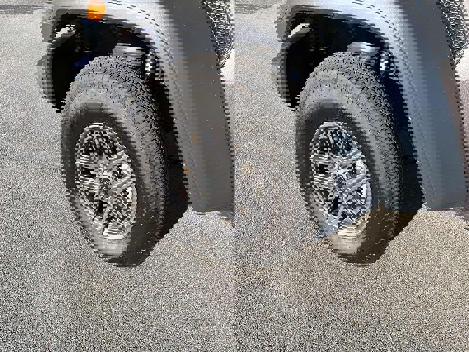 Used 2025 Jeep Wrangler Sport S image 4