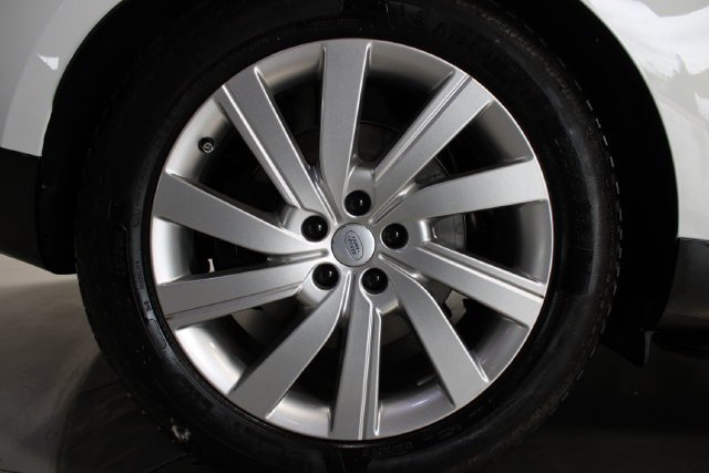 Used 2024 Land Rover Range Rover Long Wheelbase SE AWD/4WD image 36
