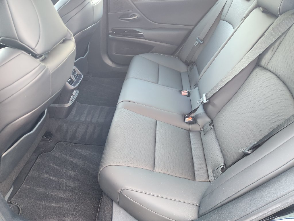 Certified 2023 Lexus ES 350 F Sport w/ Accessory Package (Z2) FWD image 30
