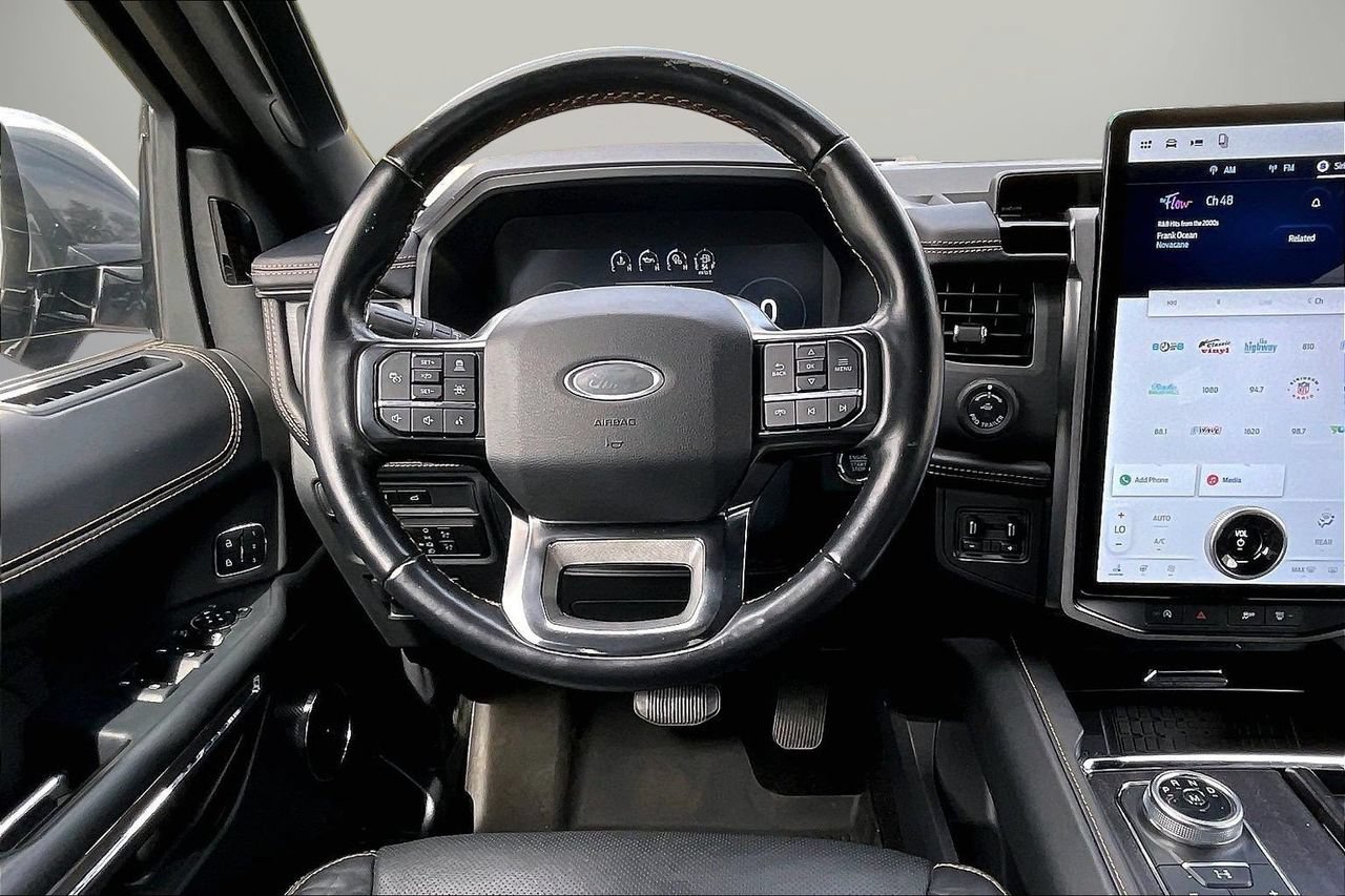Used 2022 Ford Expedition Platinum AWD/4WD image 12