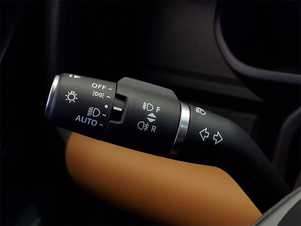 Used 2024 Land Rover Defender 130 X image 14