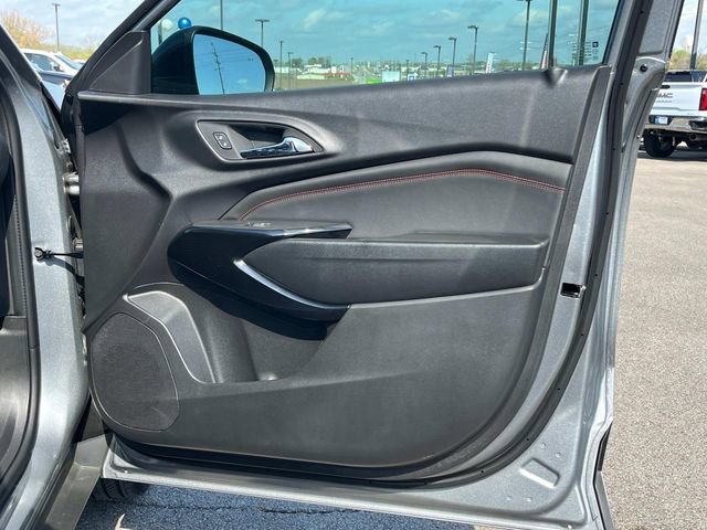 Certified 2026 Chevrolet Trax RS w/ Sunroof Package FWD image 23