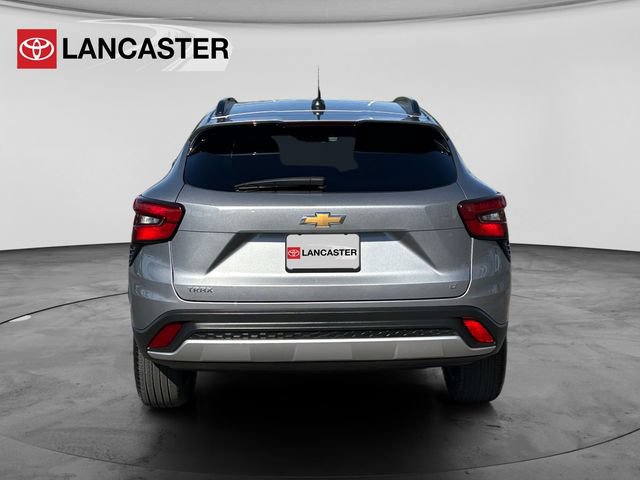 Used 2025 Chevrolet Trax LT FWD image 6