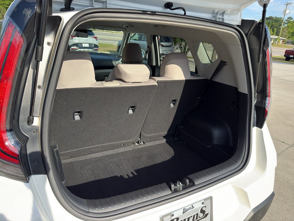 Used 2024 Kia Soul LX w/ Option Group 015 FWD image 22