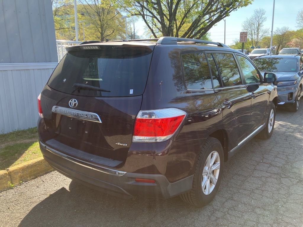 Used 2011 Toyota Highlander 4WD w/ Tech Pkg image 5