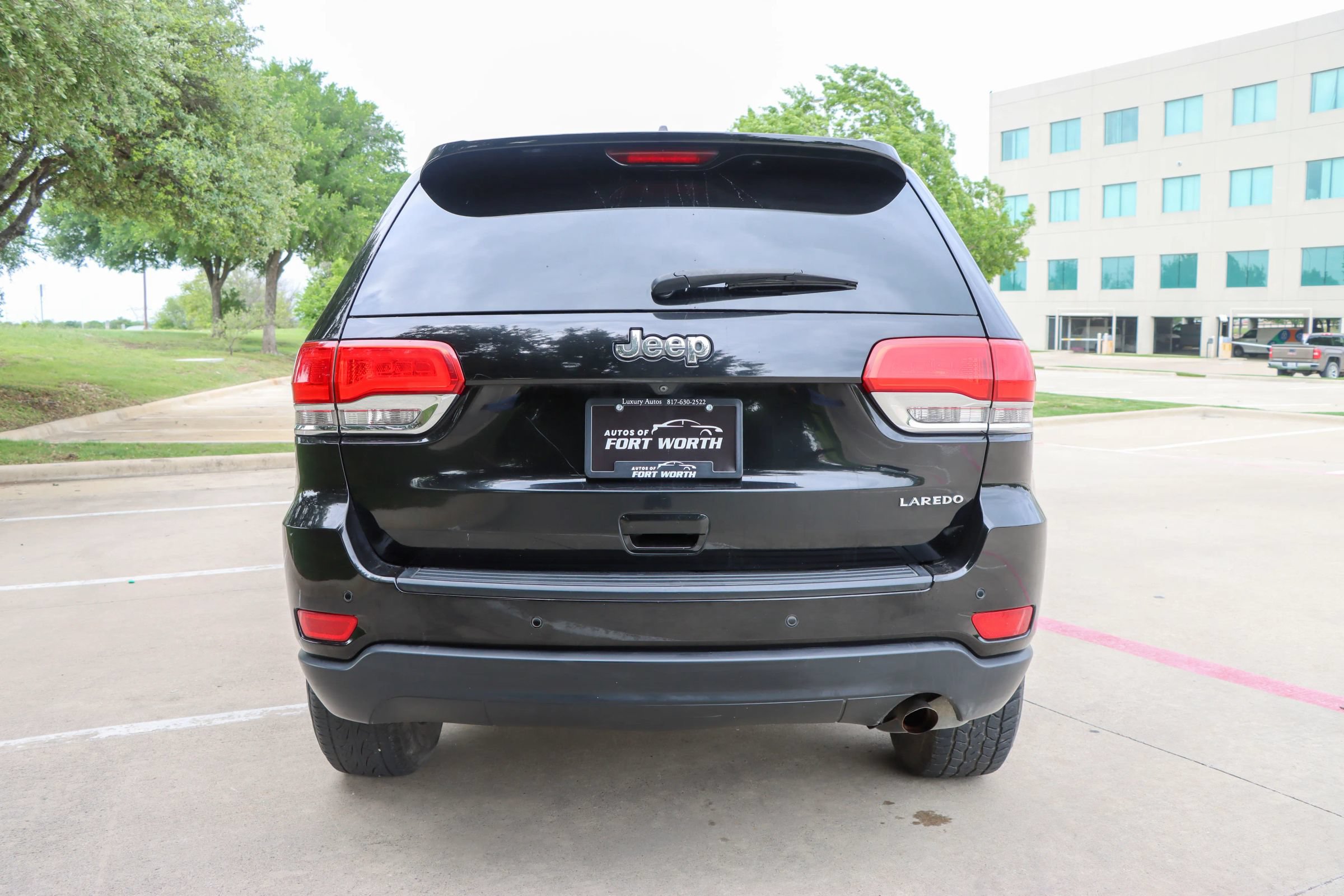 Used 2017 Jeep Grand Cherokee Laredo RWD image 6