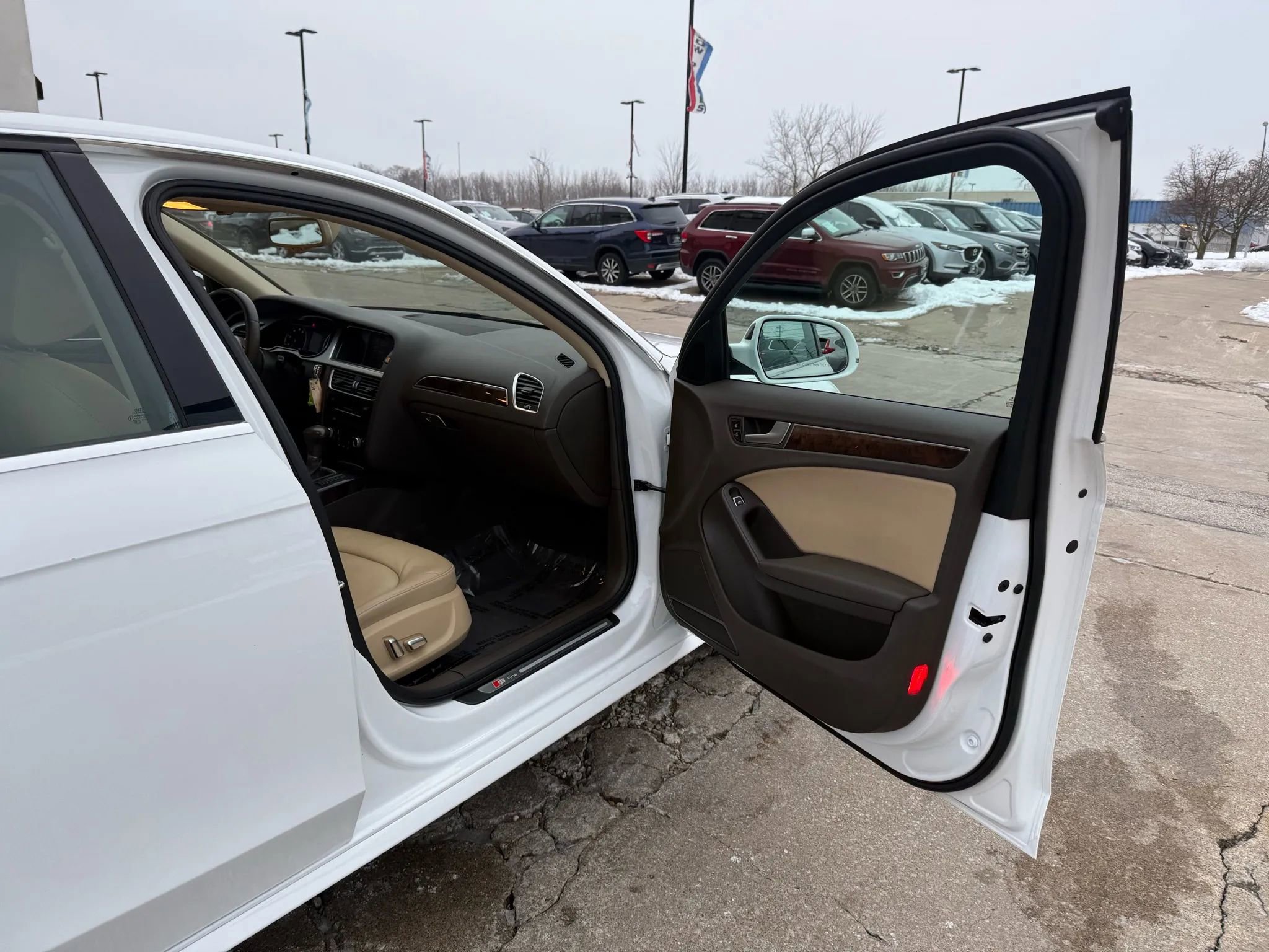 Used 2015 Audi A4 2.0T Premium Plus w/ Technology Package image 25