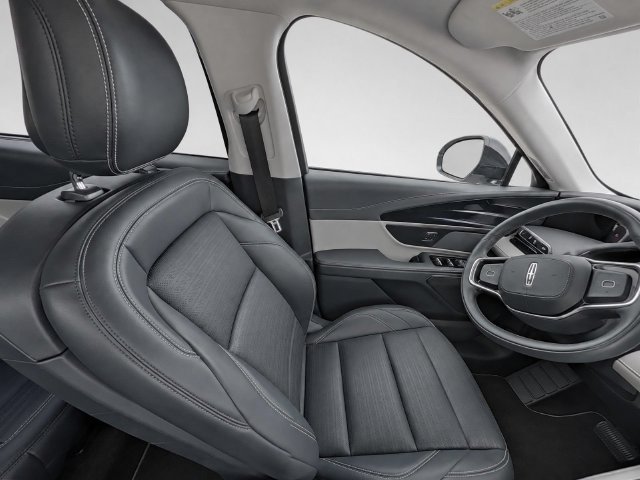 Used 2024 Lincoln Nautilus Reserve AWD/4WD image 24