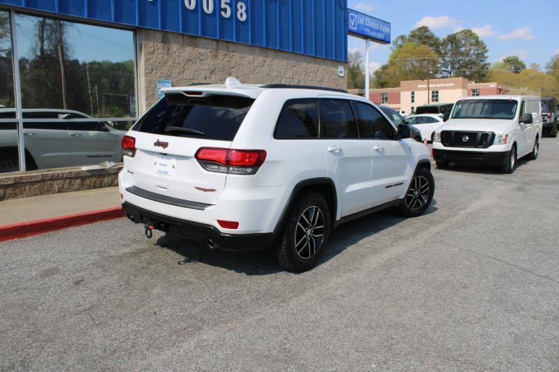 Used 2017 Jeep Grand Cherokee Trailhawk AWD/4WD image 3