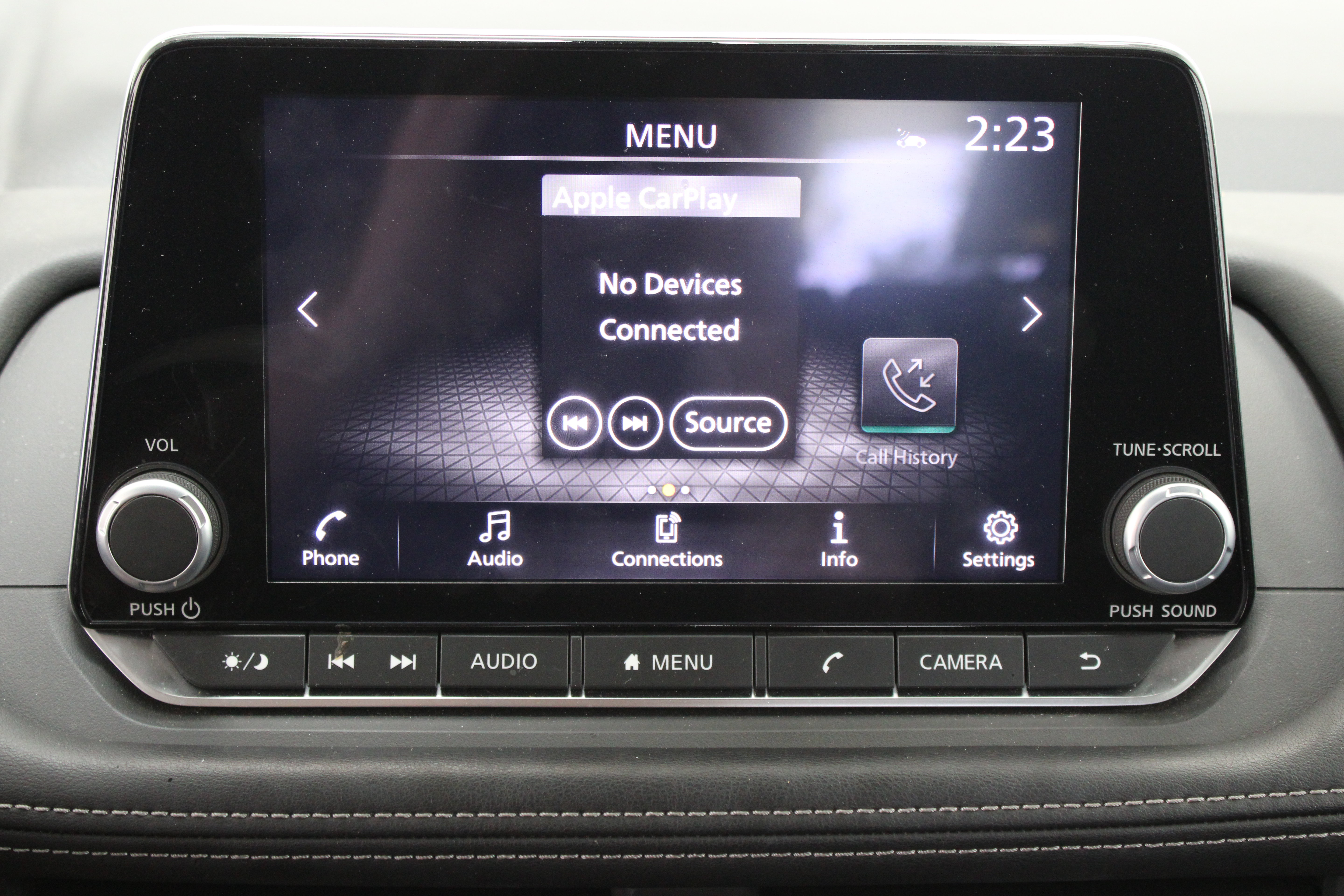 Used 2025 Nissan Rogue SV FWD image 19