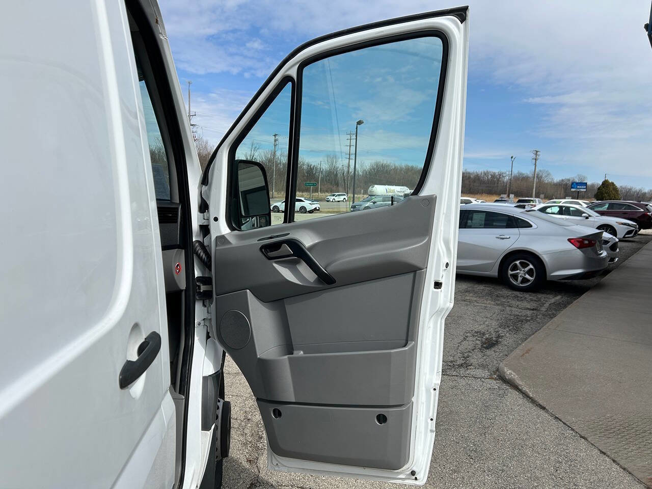 Used 2015 Mercedes-Benz Sprinter 3500 image 12