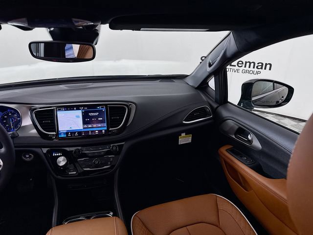 New 2026 Chrysler Pacifica Pinnacle image 24