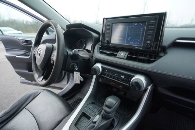 Used 2022 Toyota RAV4 LE image 31