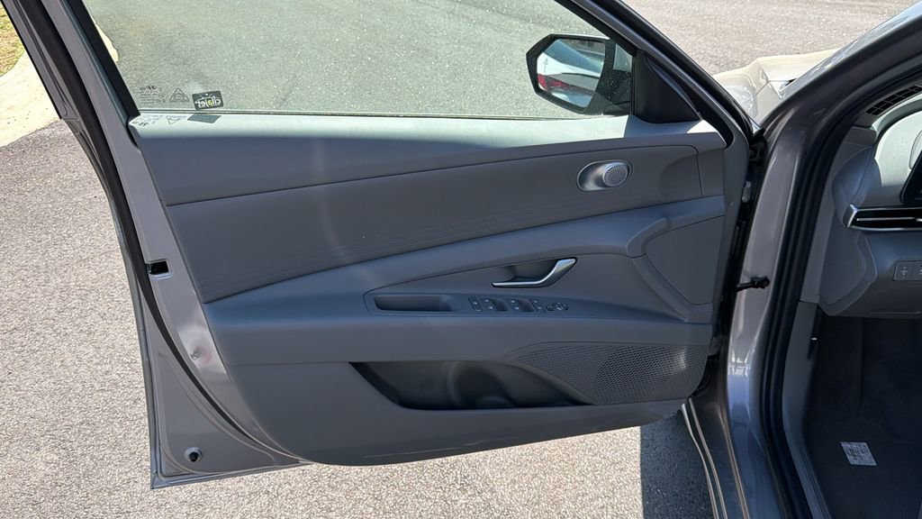 New 2026 Hyundai Elantra SE image 10