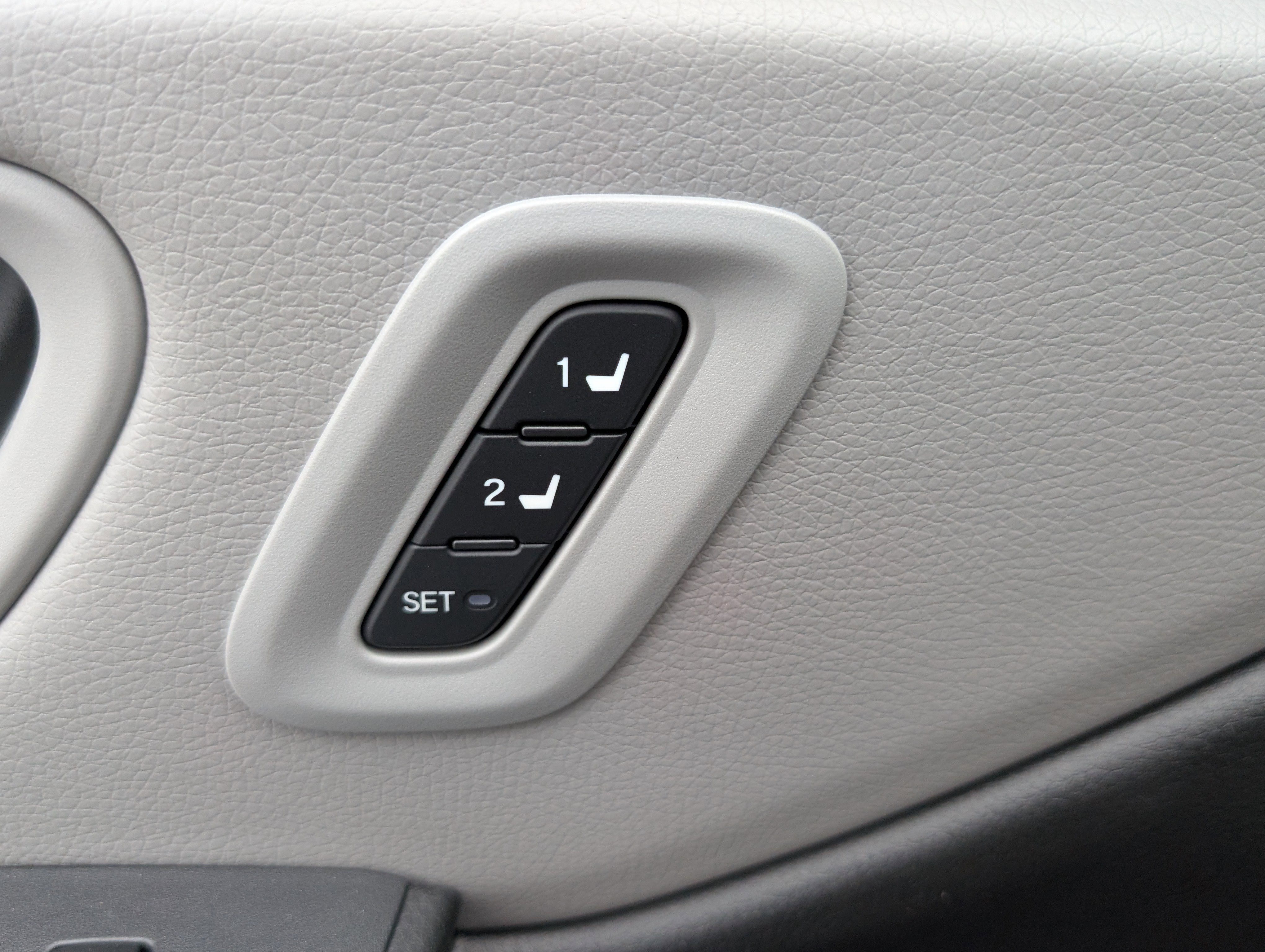 Used 2025 Honda Pilot Elite image 23