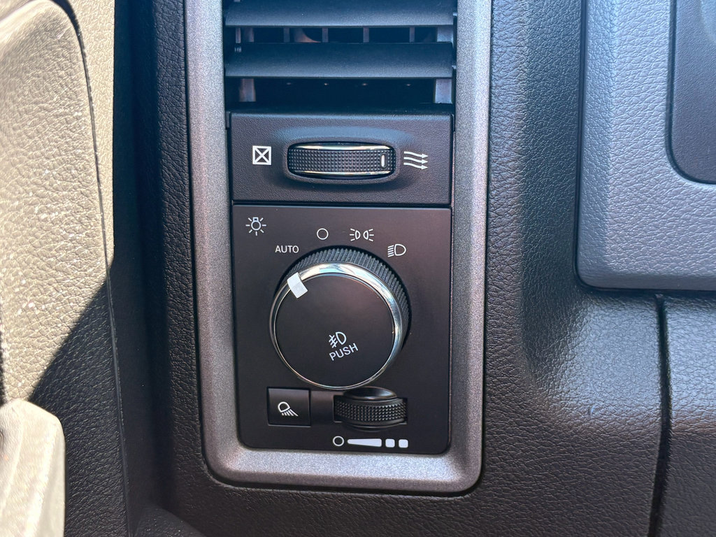 Used 2019 RAM 1500 Express w/ Wheel & Sound Group AWD/4WD image 15