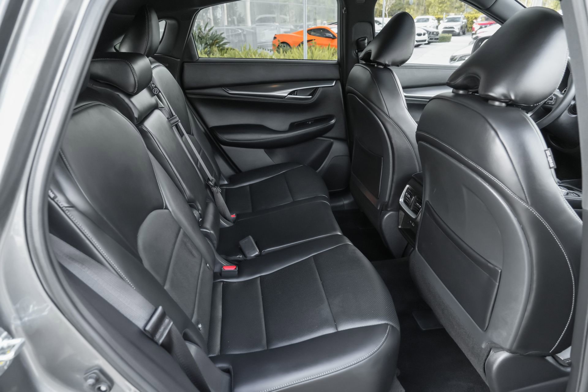 Used 2025 INFINITI QX55 Luxe w/ Accent Package image 32