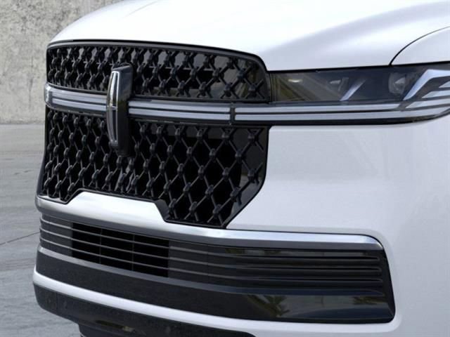 New 2026 Lincoln Navigator L Reserve w/ Jet Appearance Package AWD/4WD image 17