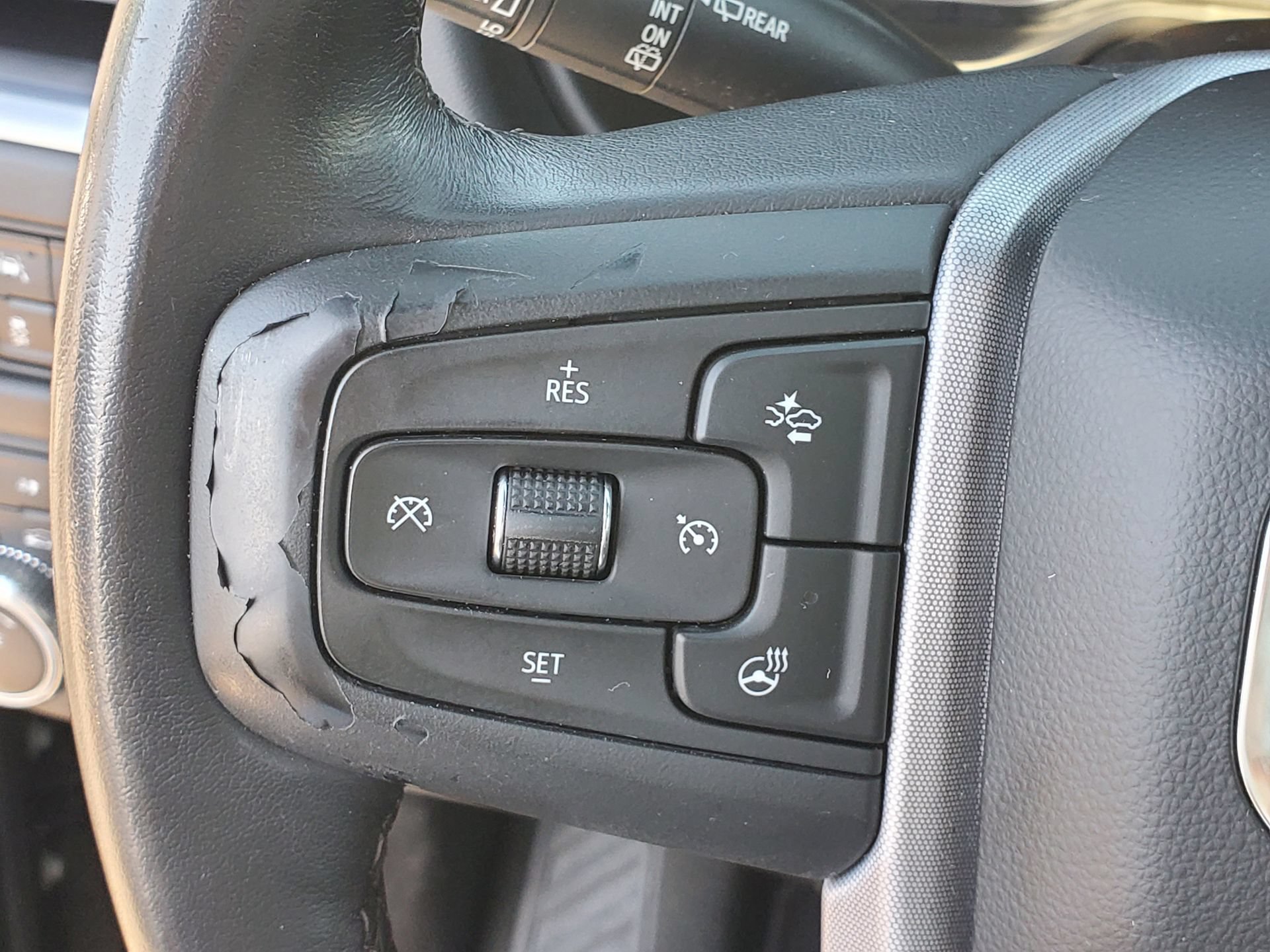 Used 2021 GMC Yukon SLT w/ SLT Premium Package AWD/4WD image 26