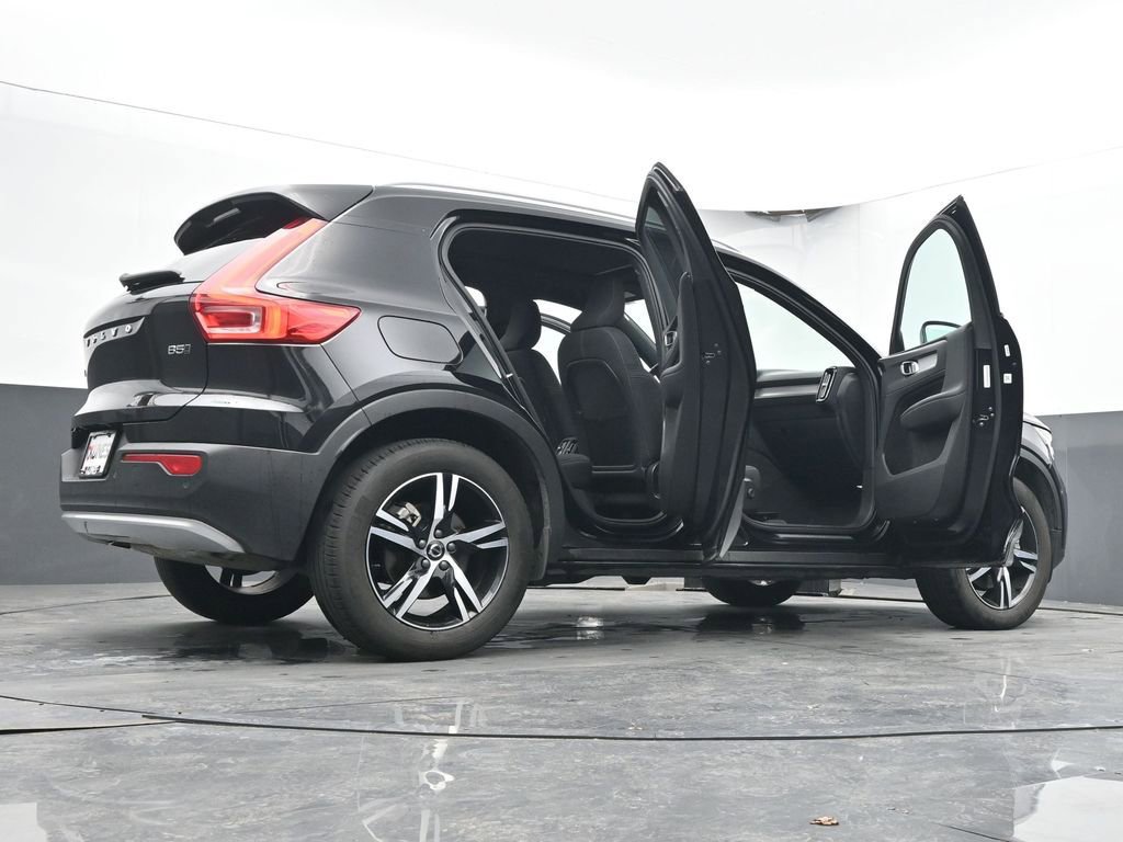 Used 2025 Volvo XC40 B5 Core AWD/4WD image 56