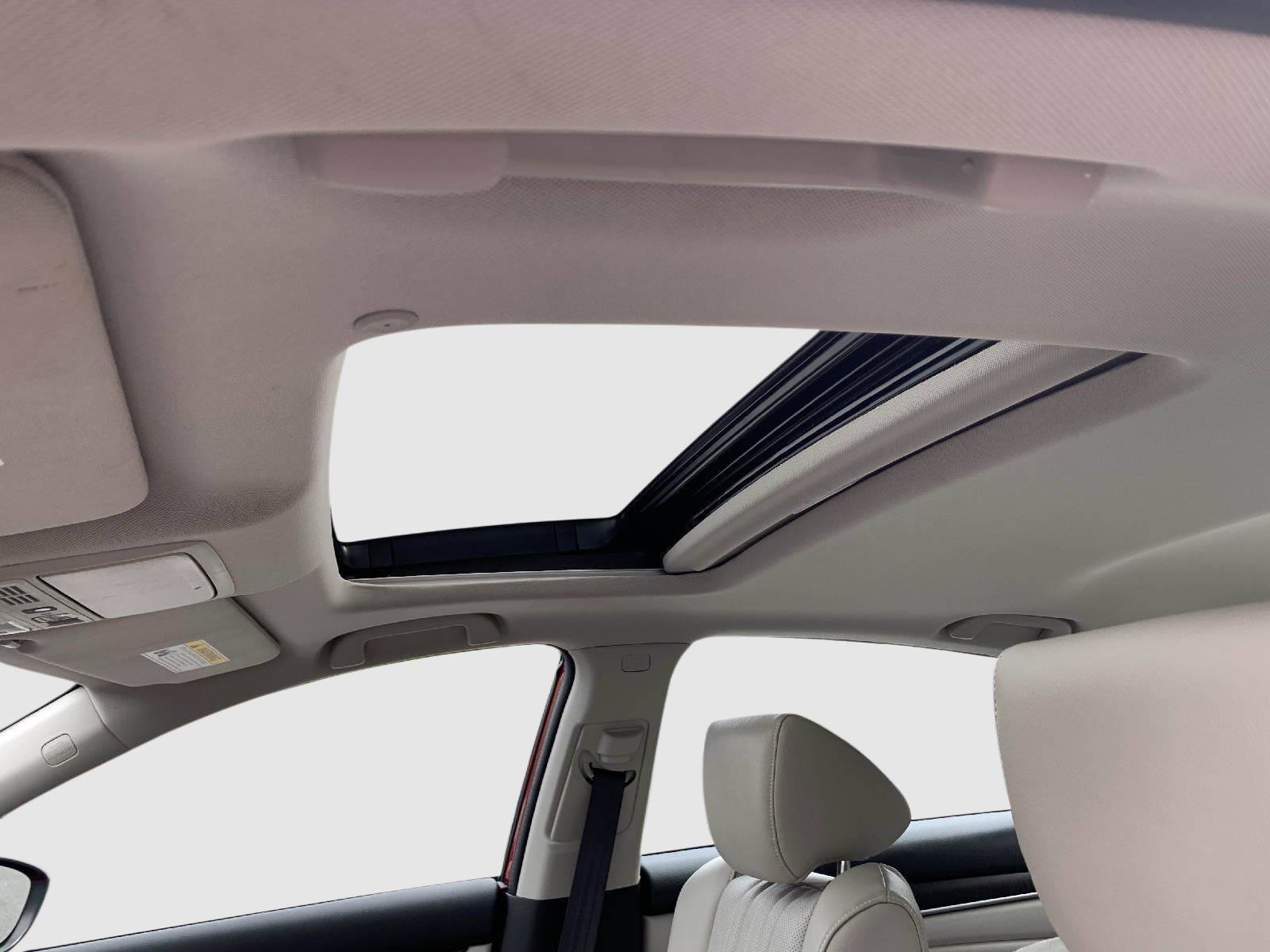 Used 2020 Honda Accord Touring image 35