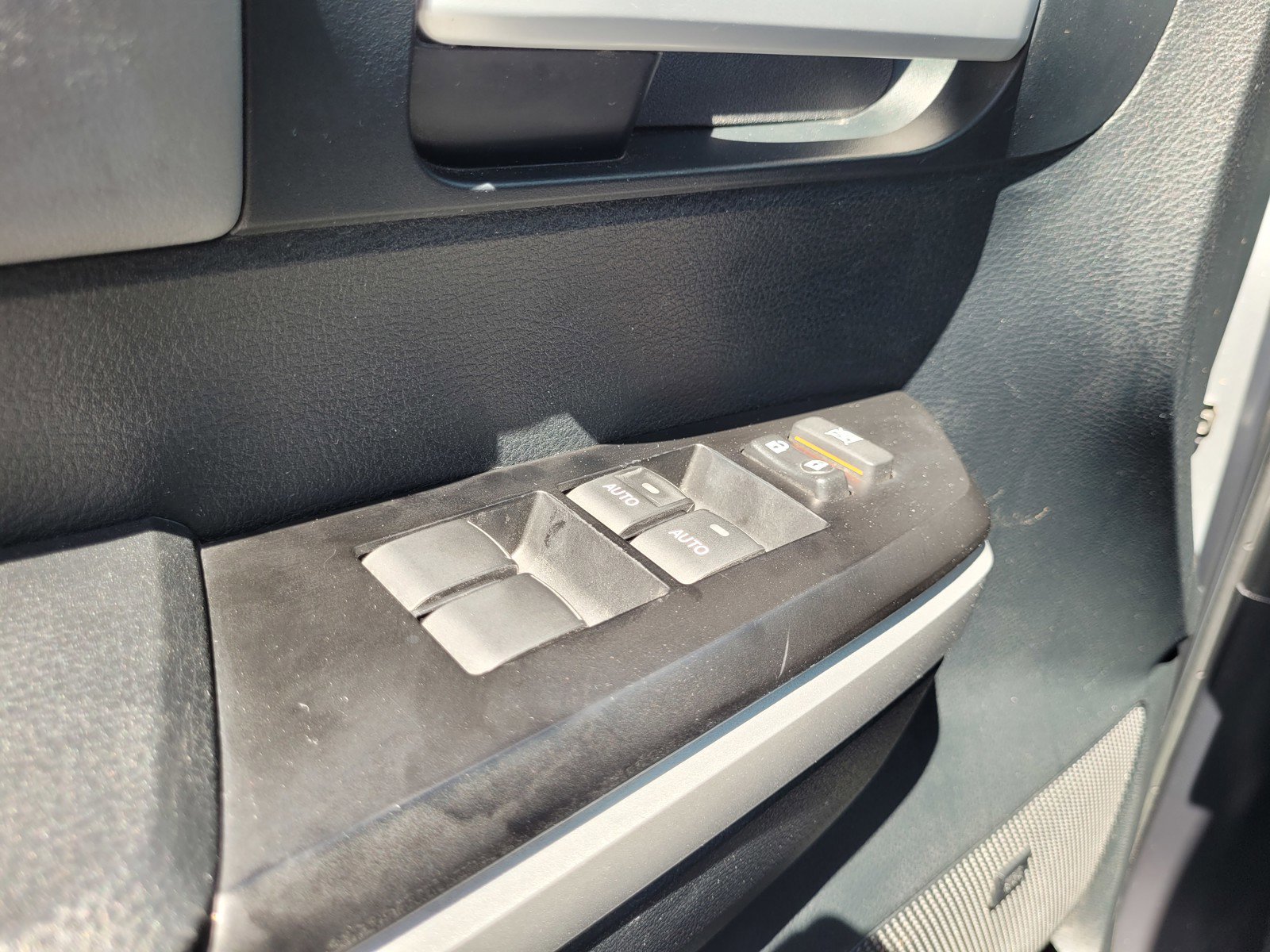 Used 2016 Toyota Tundra Limited w/ Limited Premium Package image 26