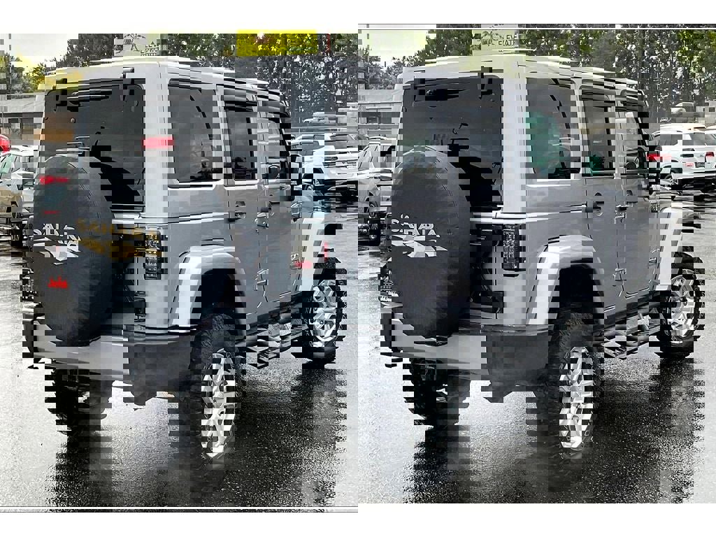 Used 2016 Jeep Wrangler Unlimited Sahara w/ Connectivity Group image 13